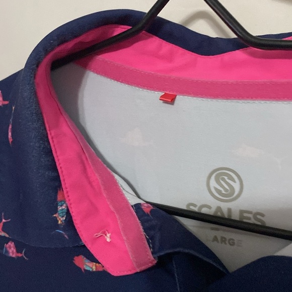 SCALES MENS SIZE LARGE GOLF POLO SHIRT BLUE MULTICOLOR FISH DESIGN  LONGER BACK - Picture 9 of 13